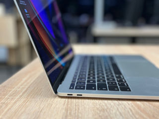 MacBook Pro 13 2017 (i5, 8GB, 256GB) foto 3