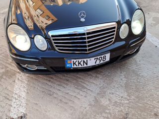 Mercedes E-Class foto 1