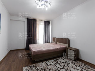 Apartament cu 2 camere, 100 m², Centru, Chișinău foto 3