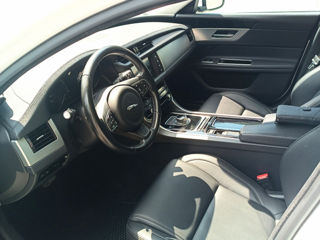 Jaguar XF foto 9