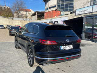 Volkswagen Touareg foto 2