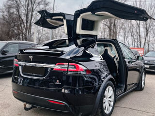 Tesla Model X foto 4