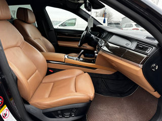 BMW 7 Series foto 17