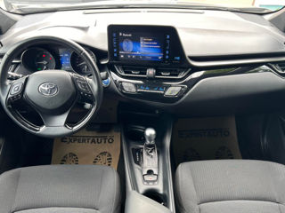 Toyota C-HR foto 9