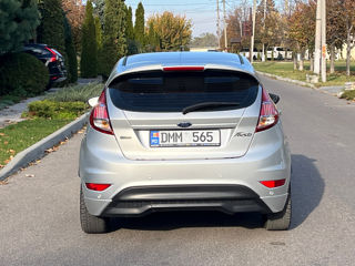 Ford Fiesta foto 5