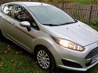 Ford Fiesta foto 10