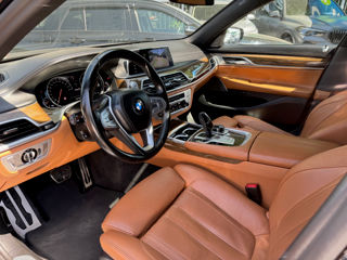 BMW 7 Series фото 14