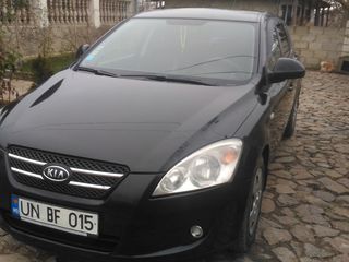 KIA Ceed foto 2