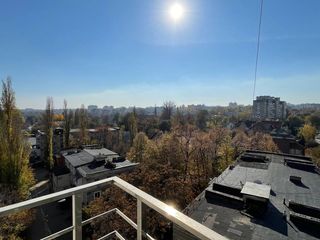 Botanica! Vind apartment in bloc nou cu euroreparatie!