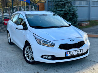 KIA Ceed Sw foto 2