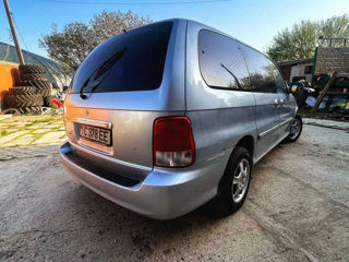 KIA Carnival foto 3