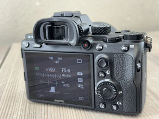 Sony Alpha A7 III (Kit with FE 28-70 mm) foto 3