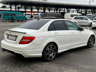 Mercedes C-Class foto 5