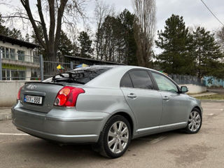 Toyota Avensis foto 3