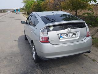 Chirie auto Prakat auto Chisinau Yaris  prius golf skoda Auris Automat. Hybrrid foto 4