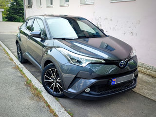 Toyota C-HR foto 1