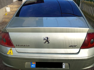 Peugeot 407 foto 2