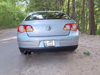 Volkswagen Passat foto 4