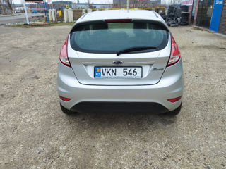 Ford Fiesta foto 4