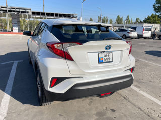 Toyota C-HR foto 2