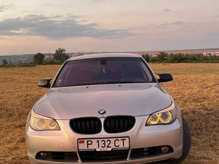 BMW 5 Series foto 2