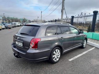 Toyota Avensis foto 5