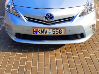 Toyota Prius v