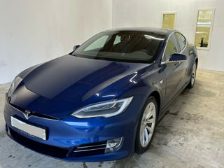 Tesla Model S foto 2