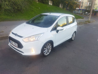 Ford B-Max foto 1