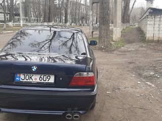 BMW 7 Series foto 3