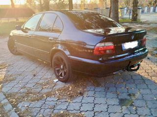 BMW 5 Series foto 9