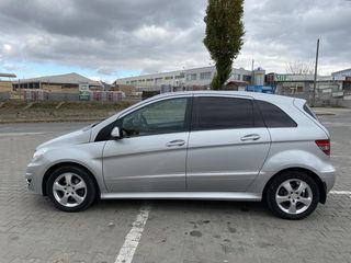 Mercedes B Class foto 1