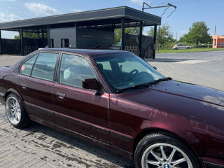 BMW 5 Series foto 2