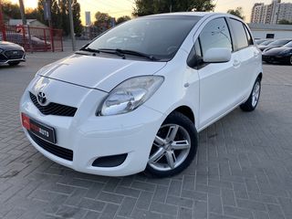 Toyota Yaris foto 1