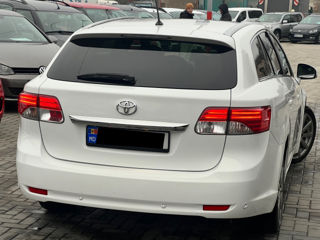 Toyota Avensis foto 3