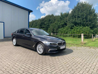 BMW 5 Series foto 3