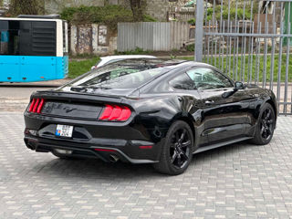 Ford Mustang foto 4