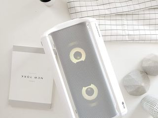 LG PK7W XBOOM Go Water-Resistant Wireless Bluetooth Party Speaker with Up To 22 Hours Playback - Whi foto 3