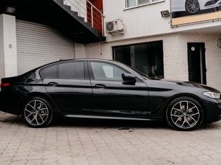 BMW 5 Series foto 4