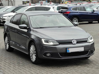 Volkswagen Jetta foto 4