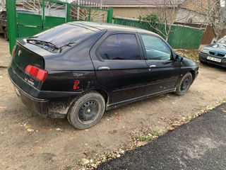 Alfa Romeo 146 foto 2