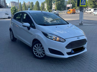 Ford Fiesta foto 1