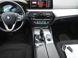 BMW 5 Series foto 4