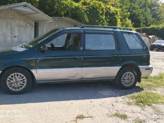 Mitsubishi Space Wagon foto 5