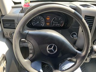 Mercedes 316 foto 3