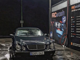 Mercedes CLK-Class foto 2