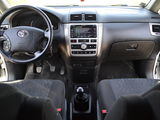 Toyota Avensis Verso foto 6