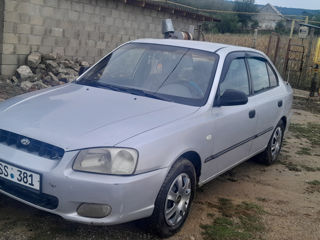 Hyundai Accent foto 1