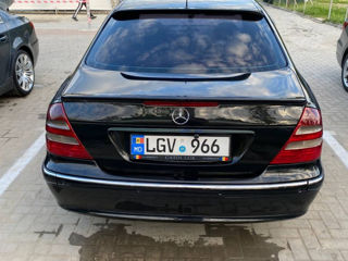 Mercedes E-Class foto 6