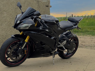 Yamaha R6 foto 2